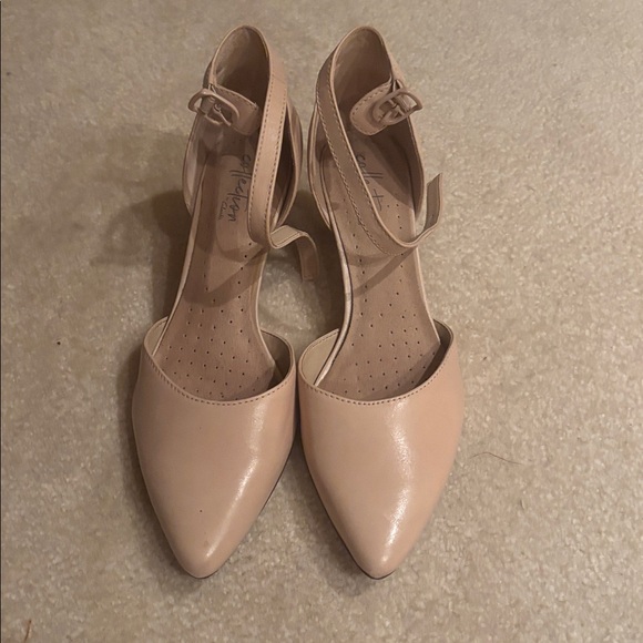 Clarks Nude Heels - Picture 1 of 1